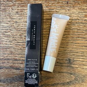 Fenty Beauty Pro Filt'r Soft Matte Foundation - Tan